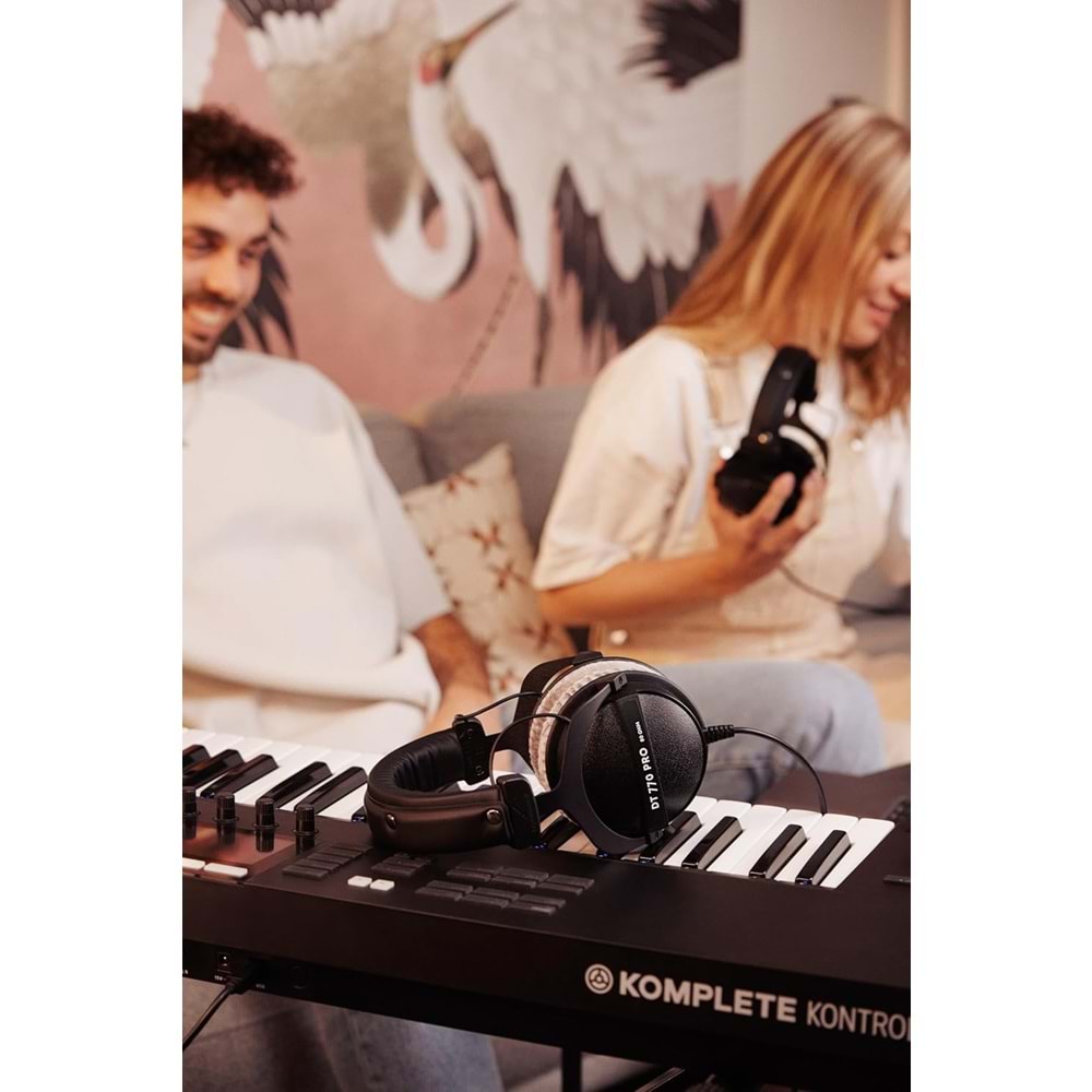 DT 770 PRO (80 Ohm) Stüdyo Referans Kulaklığı